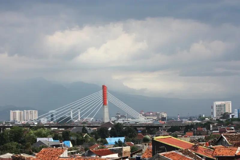 Kualitas Udara Bandung Fluktuatif, Sempat Sentuh Level Tidak Sehat pada April 2026
