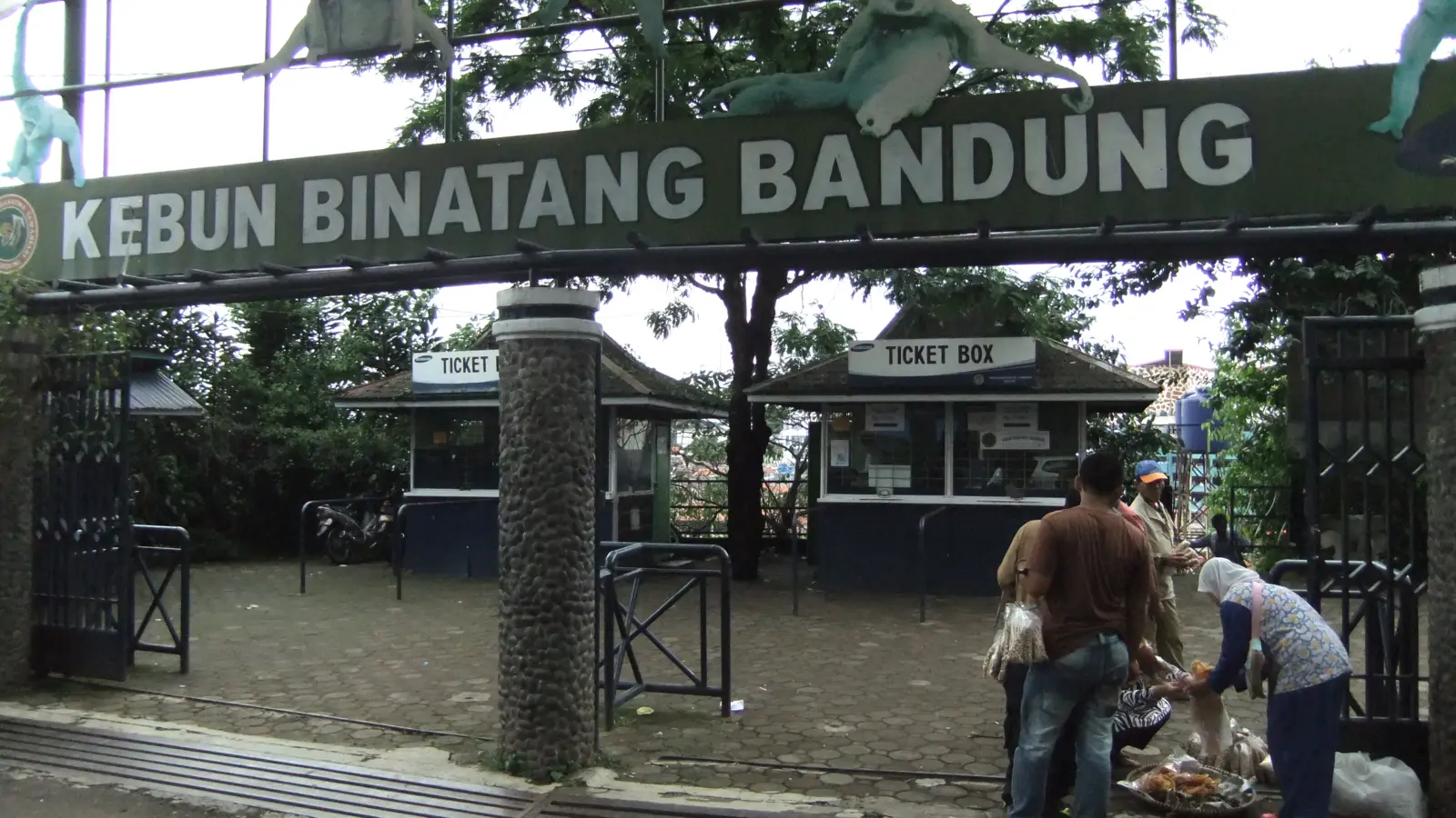 Lowongan Kerja Berbayar Mengatasnamakan Kebun Binatang Bandung