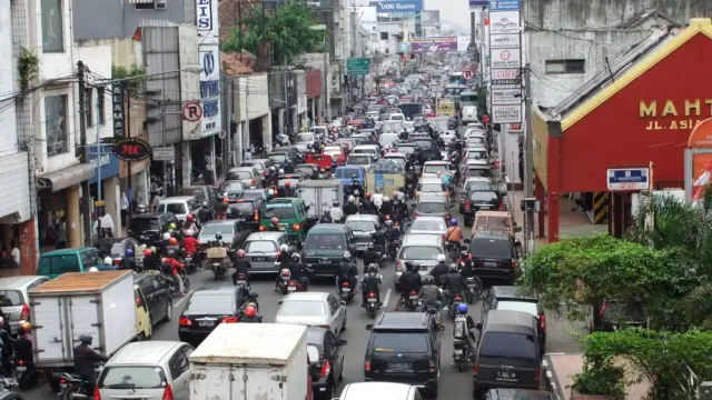 Wali Kota Bandung Perintahkan Penertiban Parkir Liar Tanpa Kompromi, Operasi Terus Berlanjut hingga Agustus
